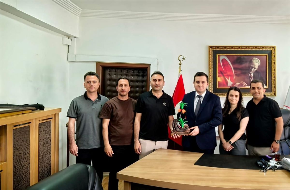 Hakim Nesil, Bergama\'ya Atandı