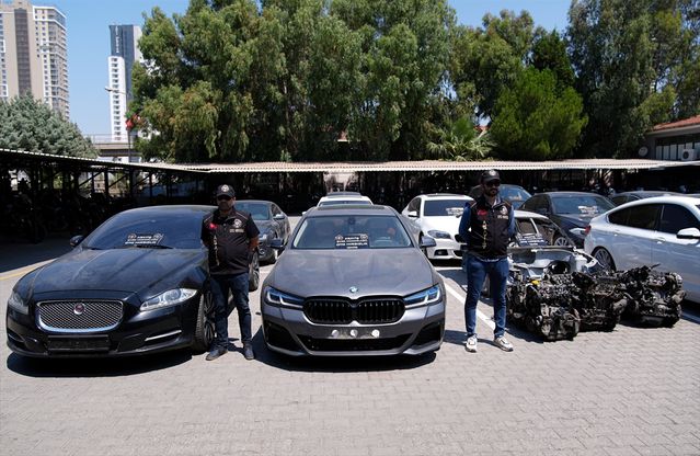 İzmir’de 14 Araç Operasyonu