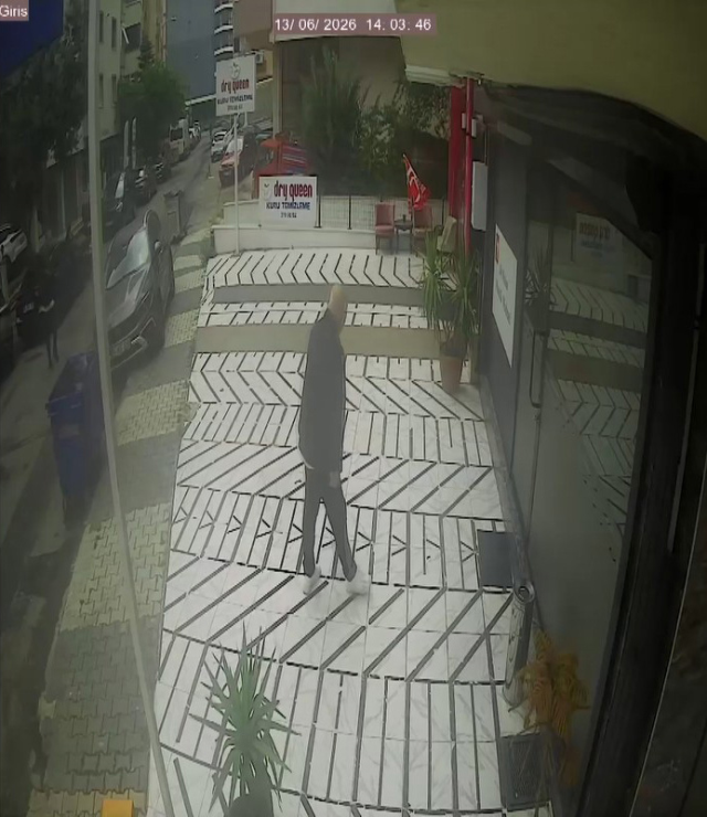 Kaçırılan Erhan Karaal'ın aracına takip cihazı takıldığı anın görüntüleri ortaya çıktı