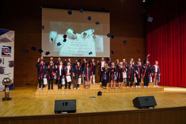KARDEMİR İkili Mesleki Eğitim Programı Mezunlarını Verdi