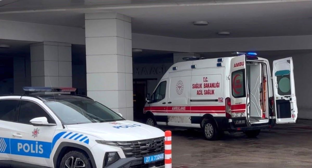 Gaziantep\'te karne töreni sonrası bıçaklı kavga: 16 yaşındaki öğrenci ağır yaralı