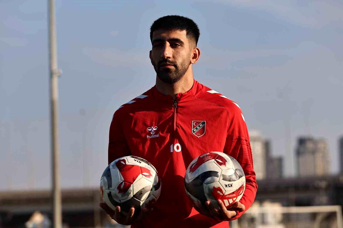 Karşıyaka, Erhan Öztürk ile Anlaştı