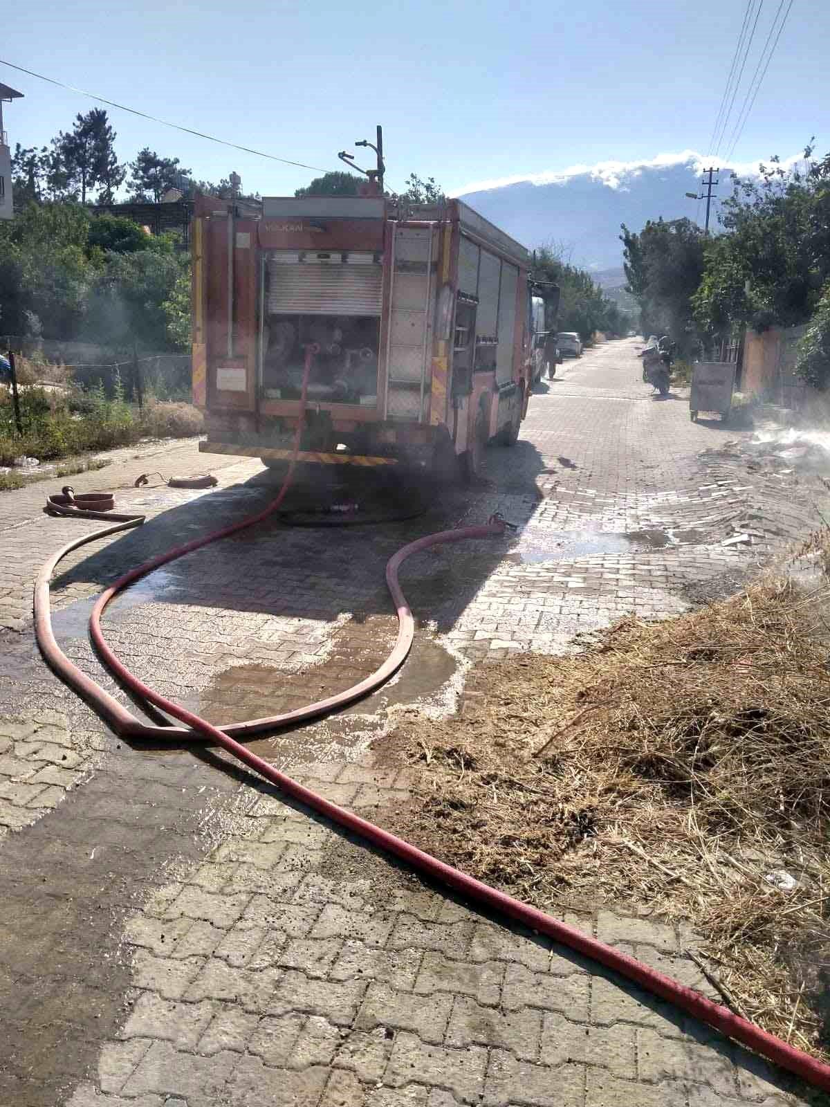 Kırıkhan\'da otluk alandan alevler yükseldi