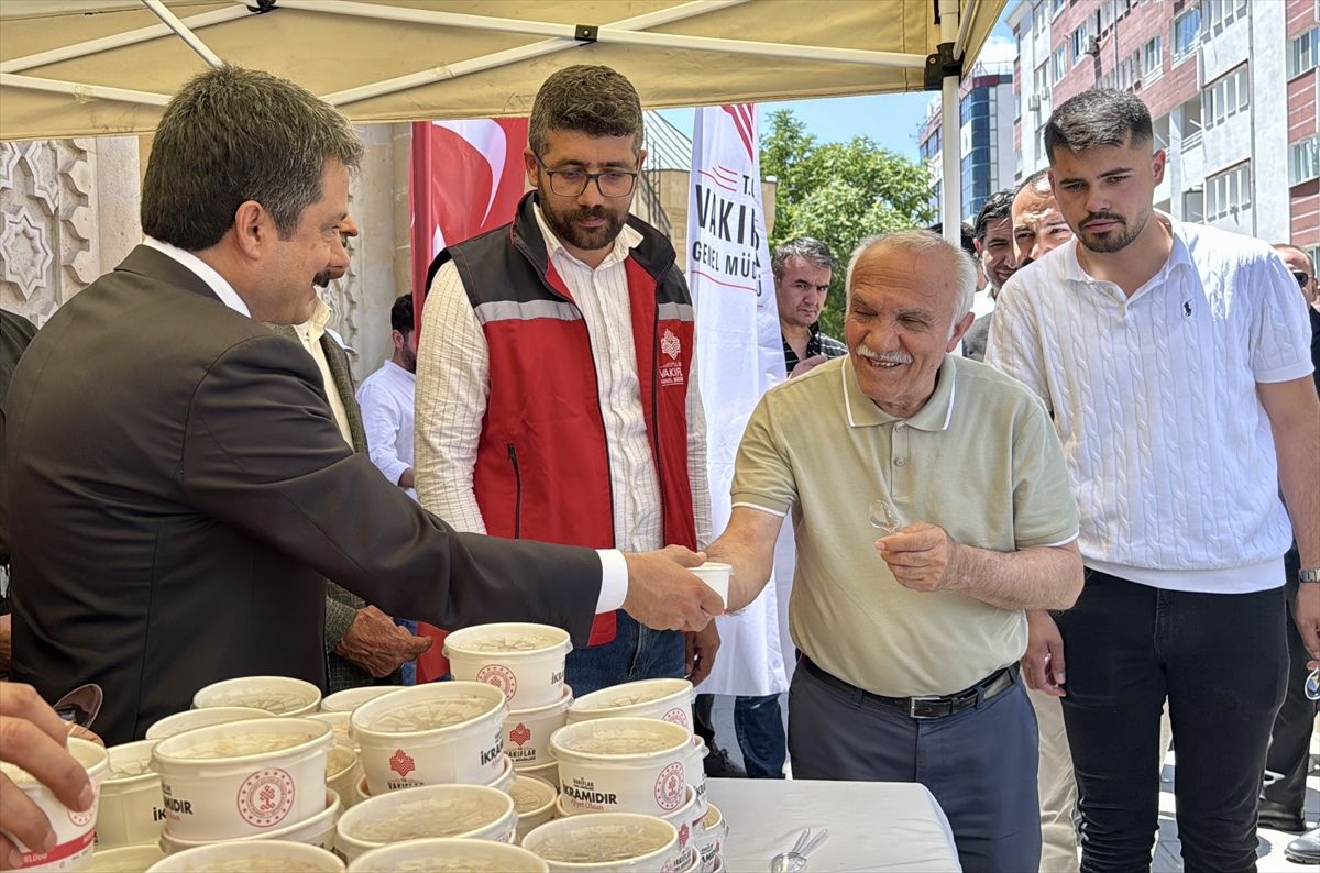 Kırşehir\'de Aşure İkramı