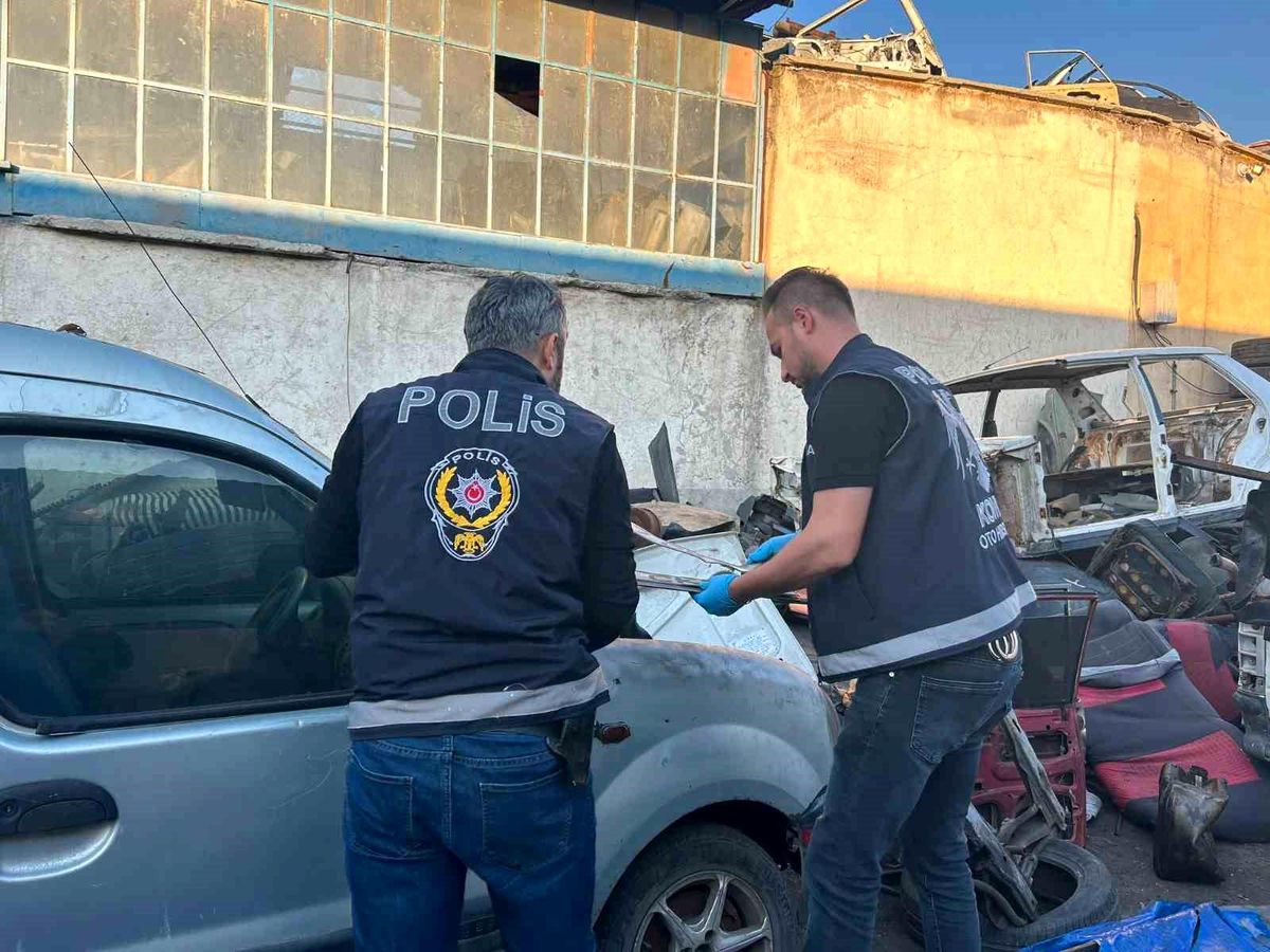 Konya\'da Oto Hırsızlığı Operasyonu: 32 Gözaltı