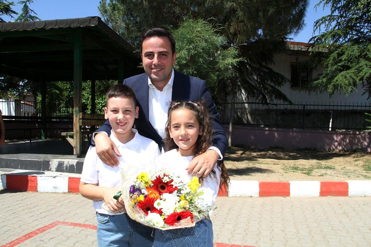 Kula\'da 5 bin 557 öğrenci karne aldı