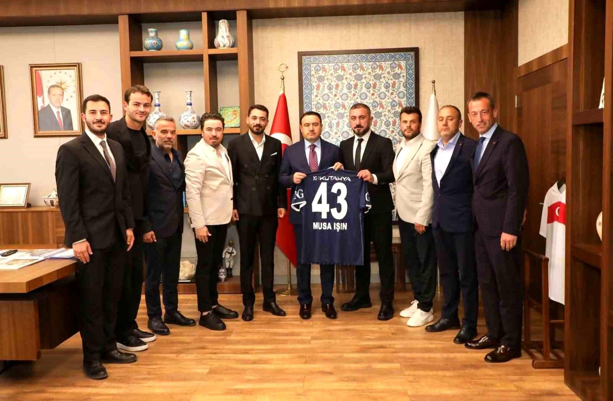 Kütahyaspor Heyeti, Vali Musa Işın ve Belediye Başkanı Eyüp Kahveci ile görüştü