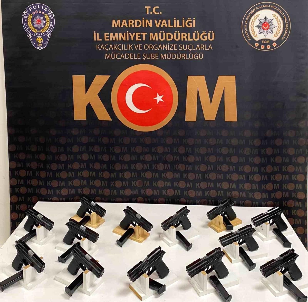 Mardin\'de Silah Operasyonu: 13 Tabanca Ele Geçirildi