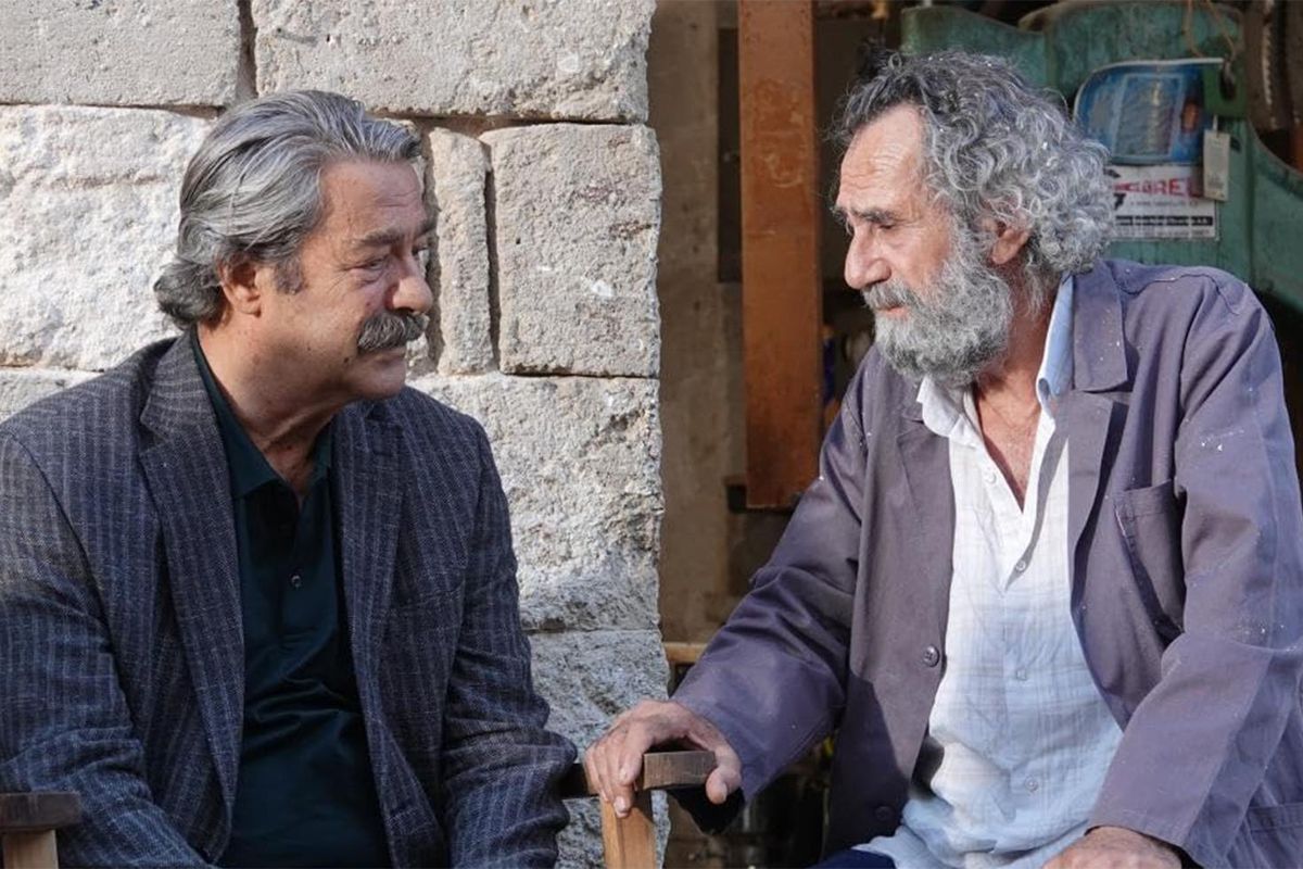 Menderes Samancılar\'dan 50 yıllık dostu Kadir İnanır\'a duygusal veda: Sanki vurulmuşuz bir tarafımız tutmuyor gibi