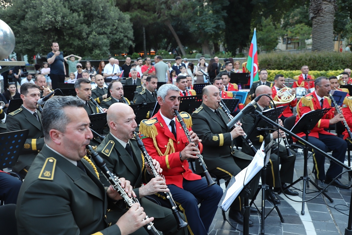 Türk ve Azeri askeri bandoları Bakü\'de ortak konser verdi