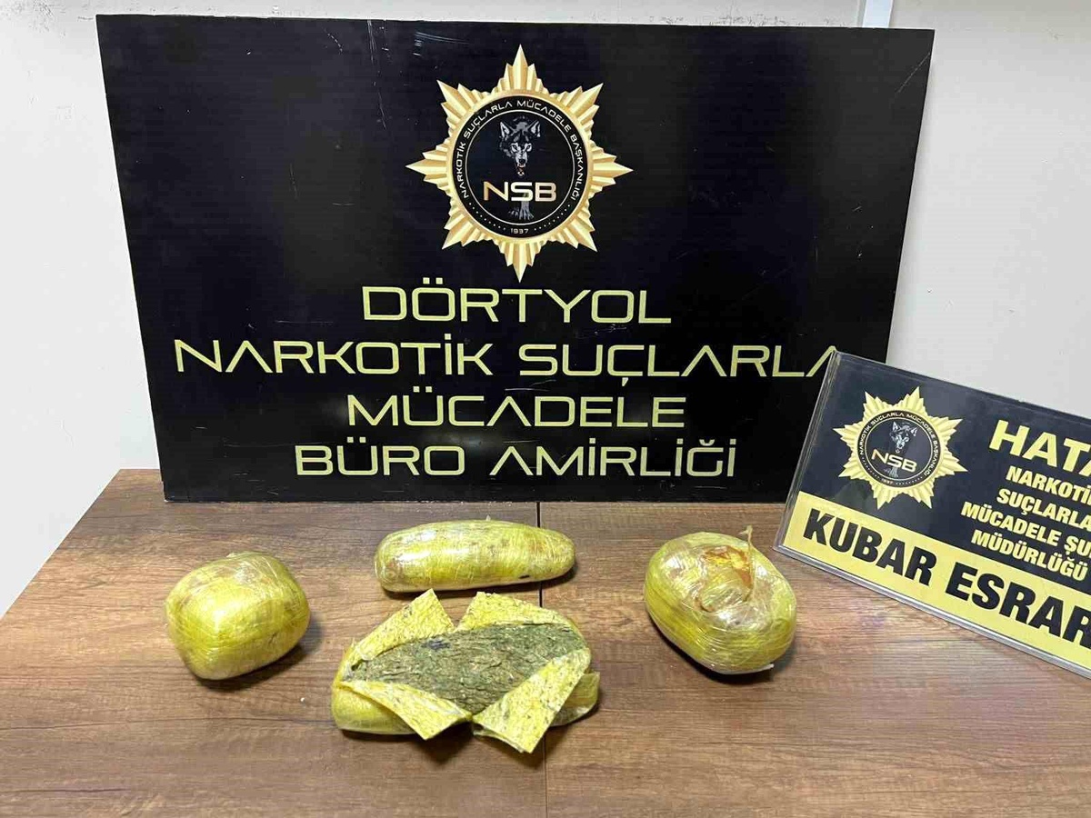 Hatay\'da Motosikletten 1.3 kg Esrar Çıktı