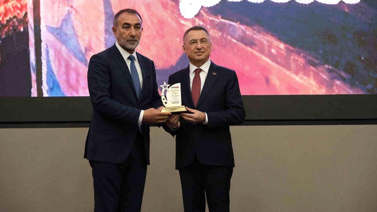 Mustafa Düger\'e Yerel Kültürü Yaşatma Ödülü