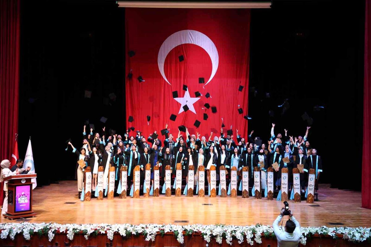 Niğde\'de 2025-2026 Mezuniyet Töreni Coşkusu