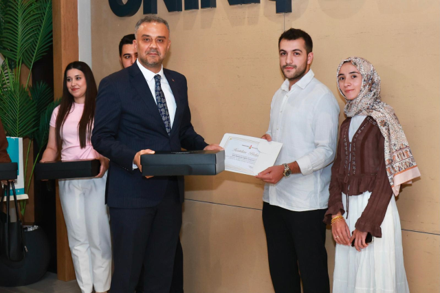 Onikişubat Belediyesi'nin Evlilik Okulu ilk mezunlarını verdi