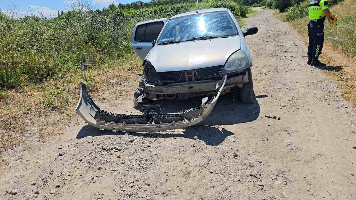 Samsun\'da Otomobil Şarampole Düştü: 3 Yaralı
