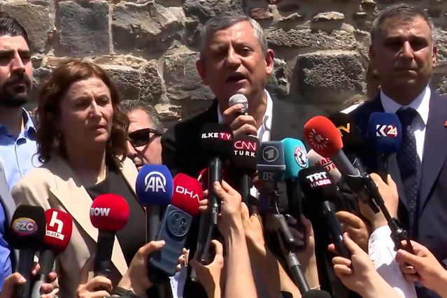 Özgür Özel Diyarbakır’da: Güne Selahattin Demirtaş’ın selamıyla başladık