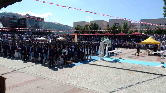 OMÜ Tıp Fakültesi’nden 365 Yeni Doktor Mezun Oldu