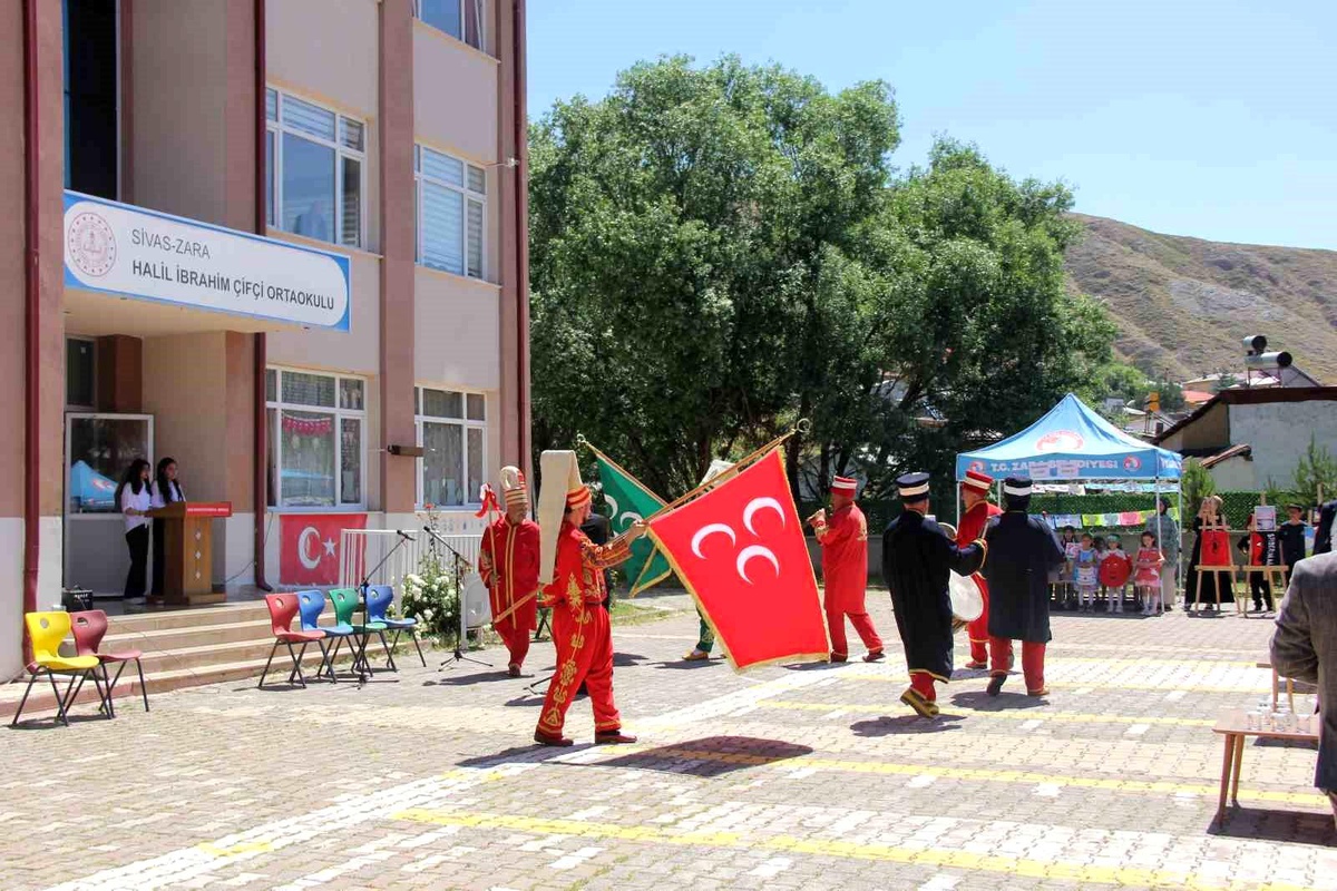 Zara\'da Sene Sonu Şenliği