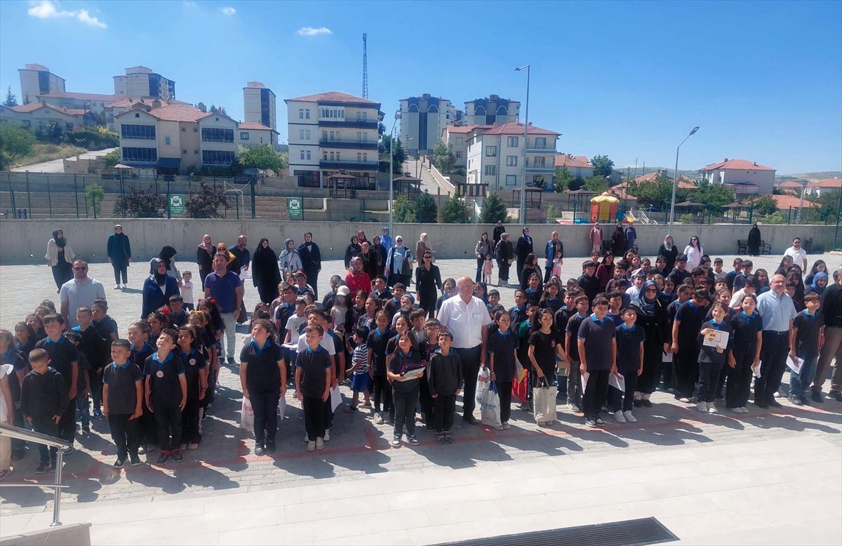 Yozgat\'ta 14 bin 249 öğrenci karne heyecanı
