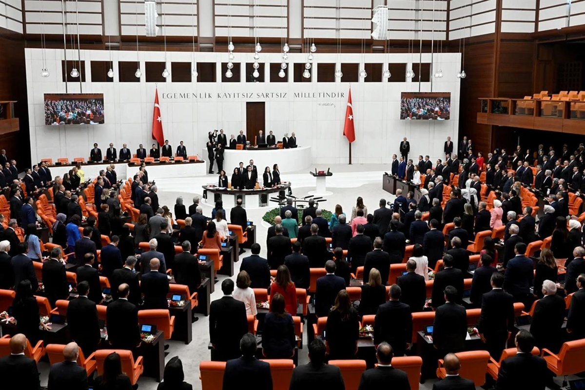TBMM\'de sandalye dağılımı değişti