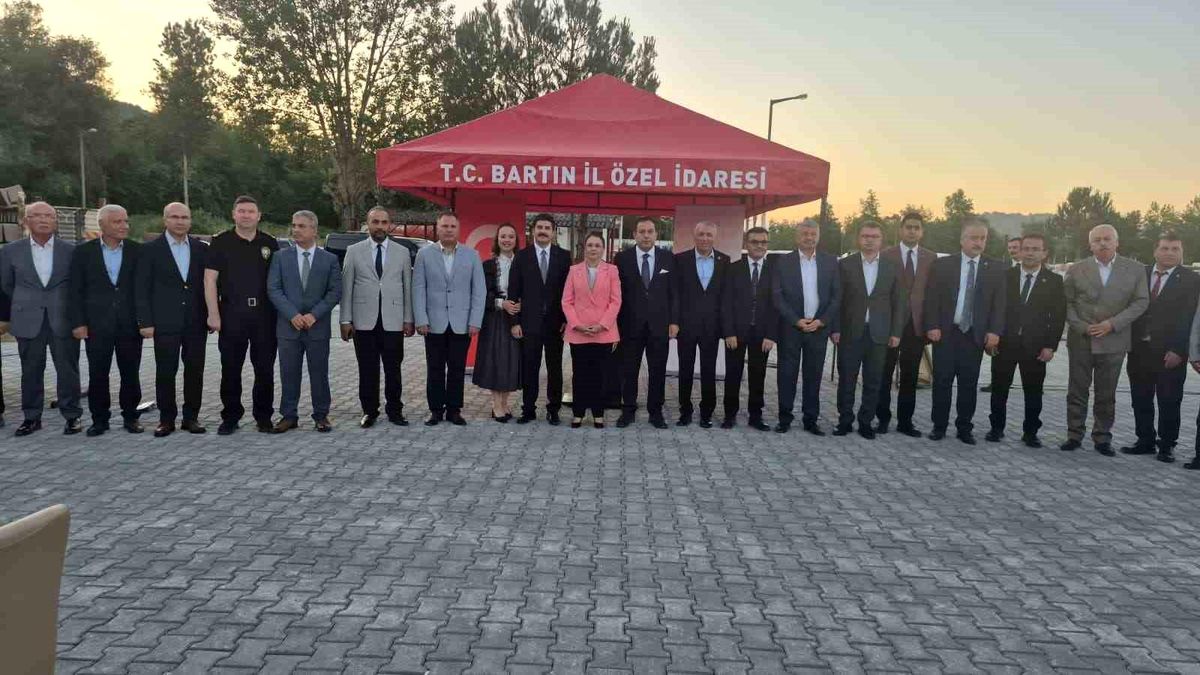 Uğur Karakaya\'ya Veda Yemeği