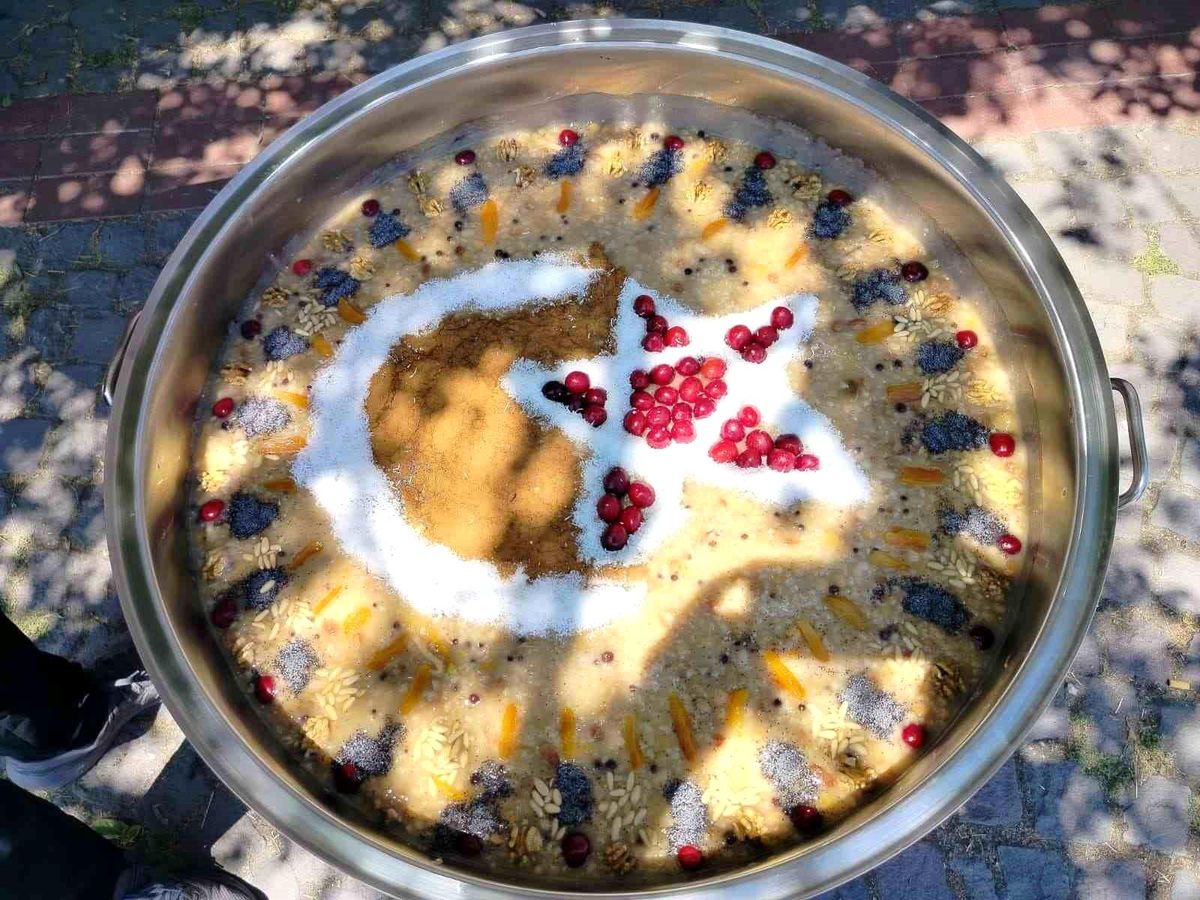 Samsun\'da Aşure Paylaşımı
