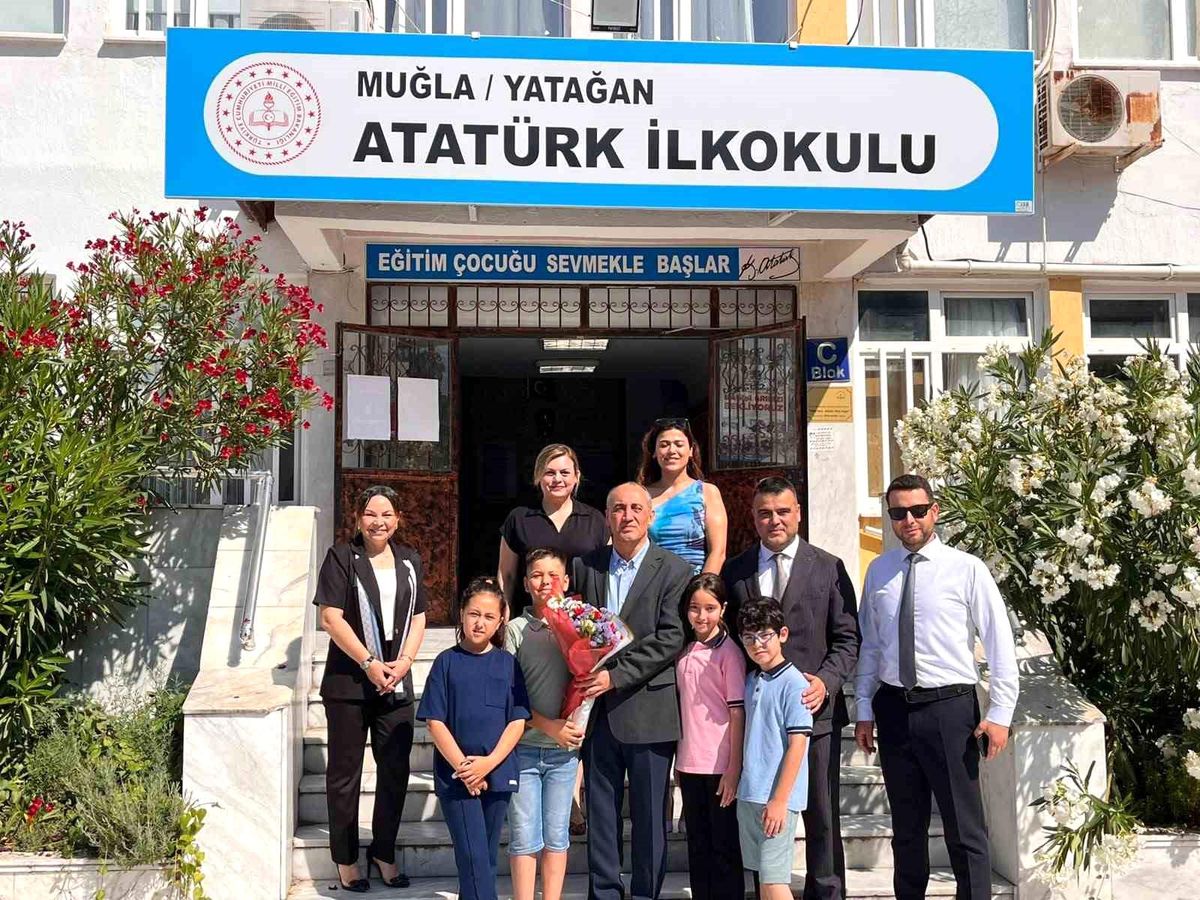 Yatağan\'da Öğrenciler Karne Heyecanı Yaşadı