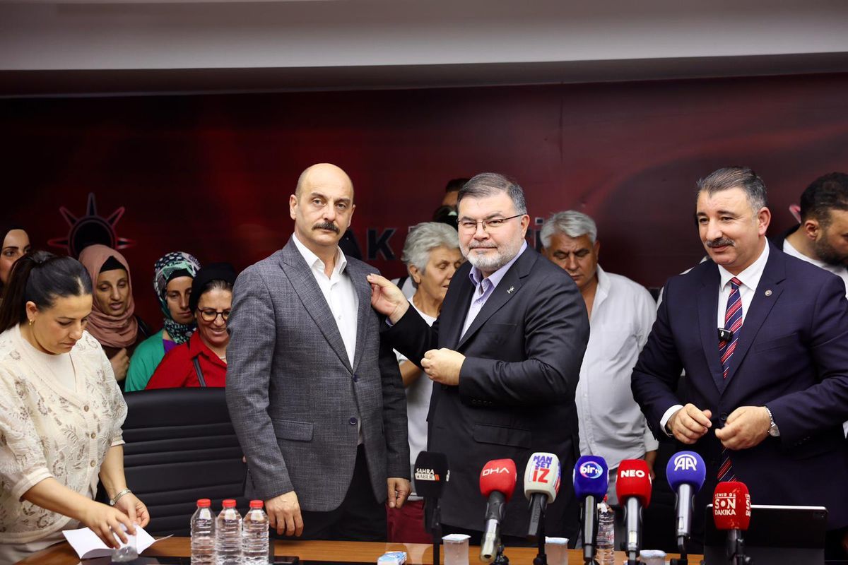 AK Parti İzmir\'e 370 yeni katılım