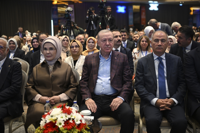 AK Parti kampı başladı! Cumhurbaşkanı Erdoğan: Bazı fosiller başörtüsüne kin kusuyor