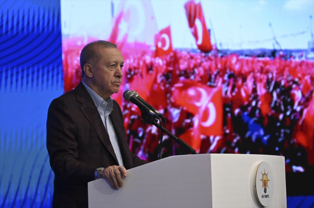 AK Parti kampı başladı! Cumhurbaşkanı Erdoğan: Bazı fosiller başörtüsüne kin kusuyor