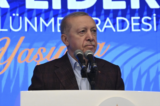 AK Parti kampı başladı! Cumhurbaşkanı Erdoğan: Bazı fosiller başörtüsüne kin kusuyor