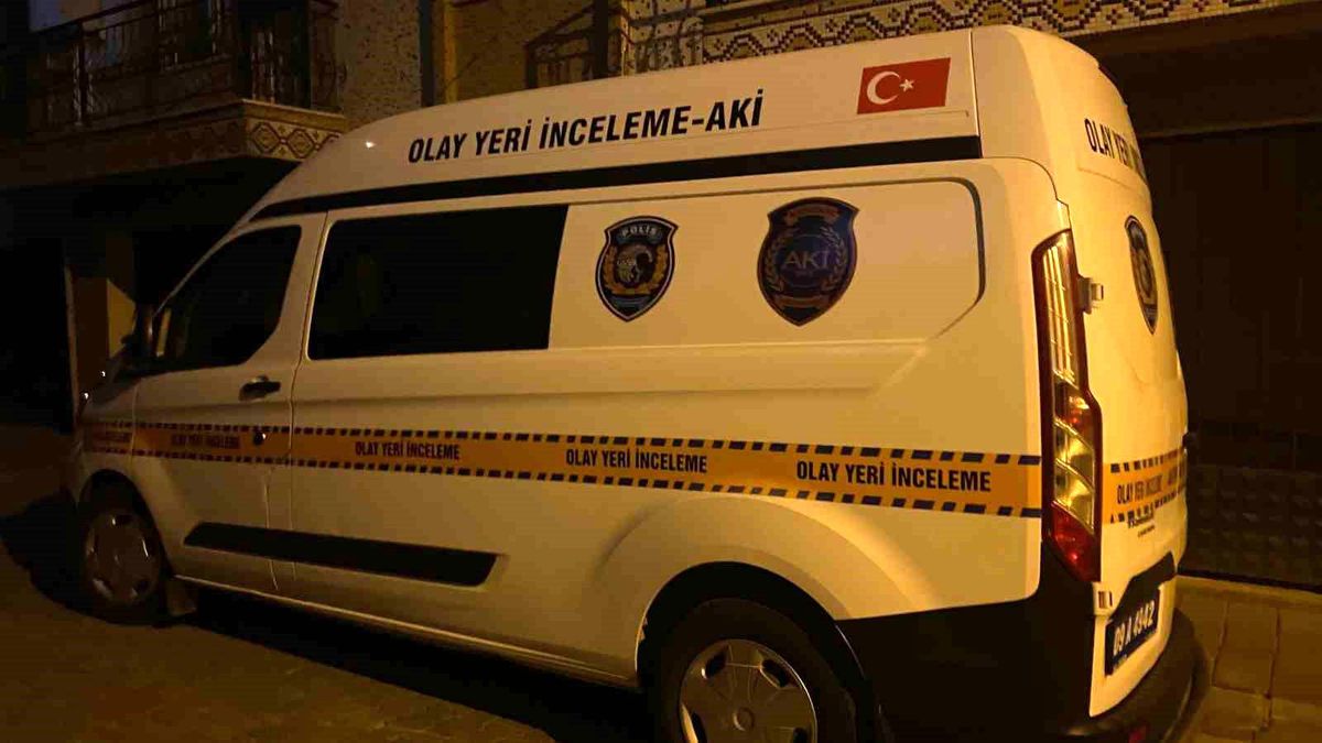 Apartmanı saran kötü koku acı gerçeği ortaya çıkarttı