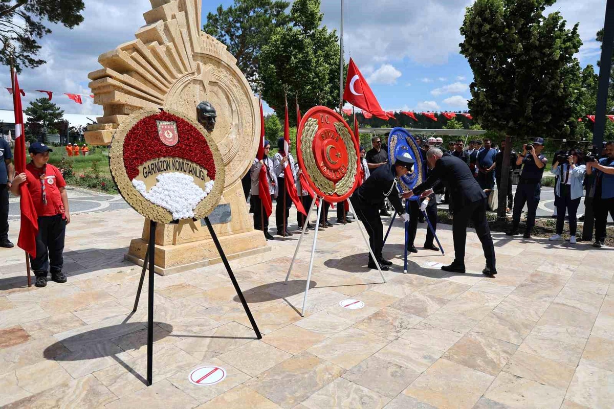 Atatürk\'ün Sivas\'a gelişinin 107\'nci yıldönümü kutlandı