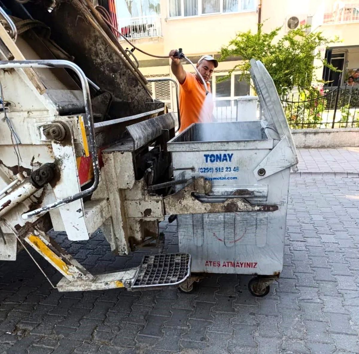 Başkan Zencirci: "Daha temiz, daha sağlıklı bir Germencik için sahadayız"