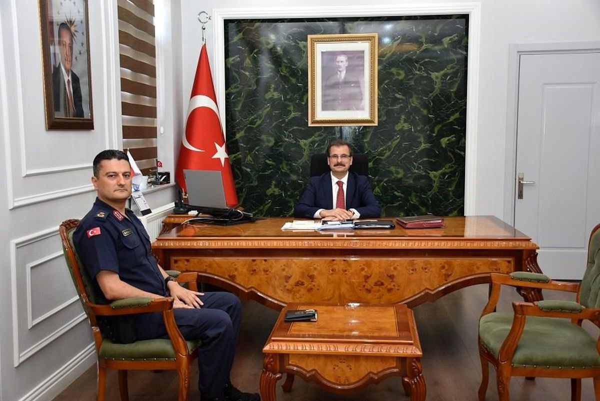 Jandarma Komutanı Karaaslan\'dan Veda Ziyareti