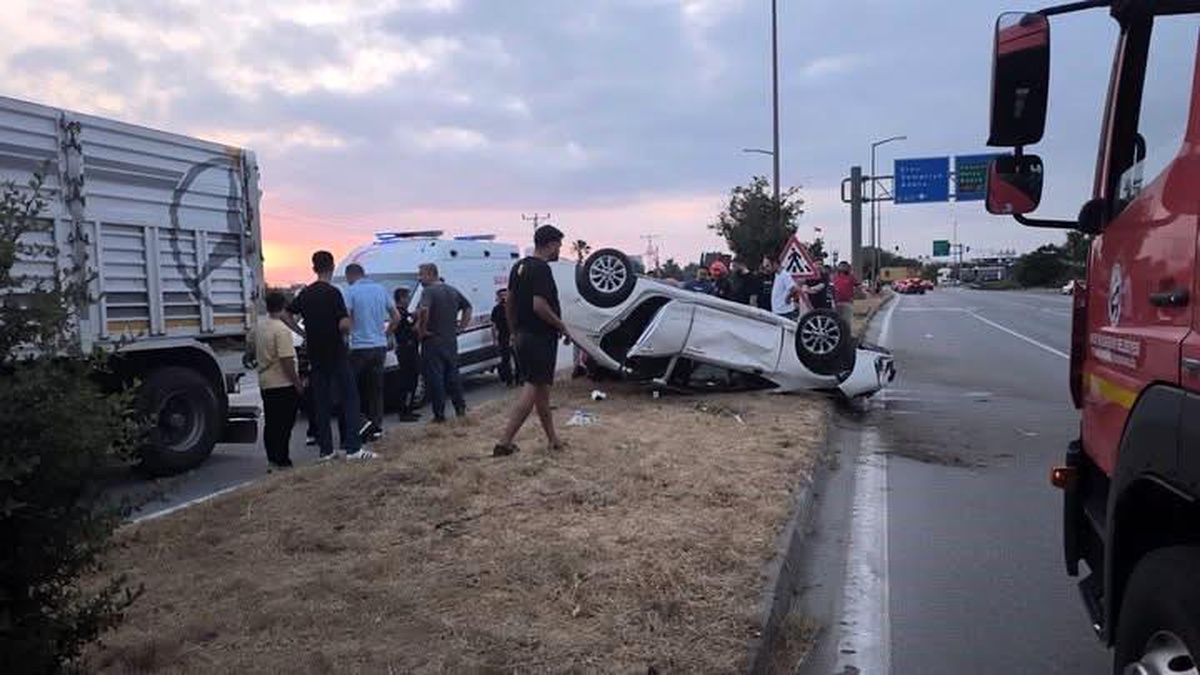 Hatay\'da Takla Atan Araç Sürücüsü Yaralandı