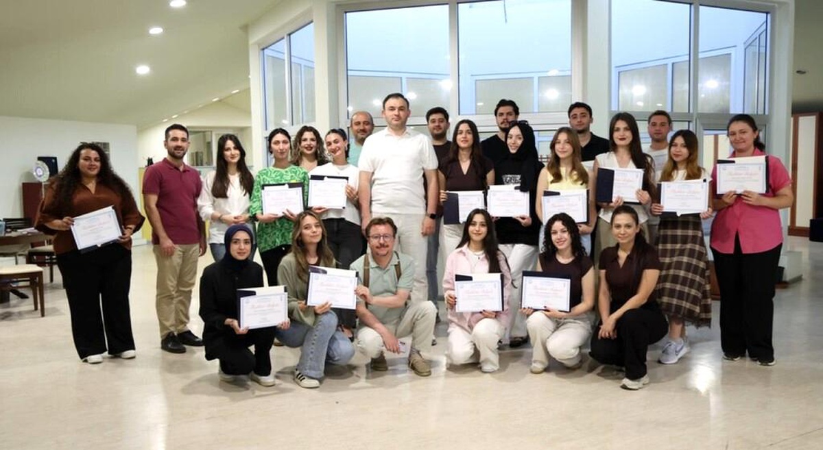 DPÜ\'de Öğrencilere Teşekkür Belgeleri Verildi