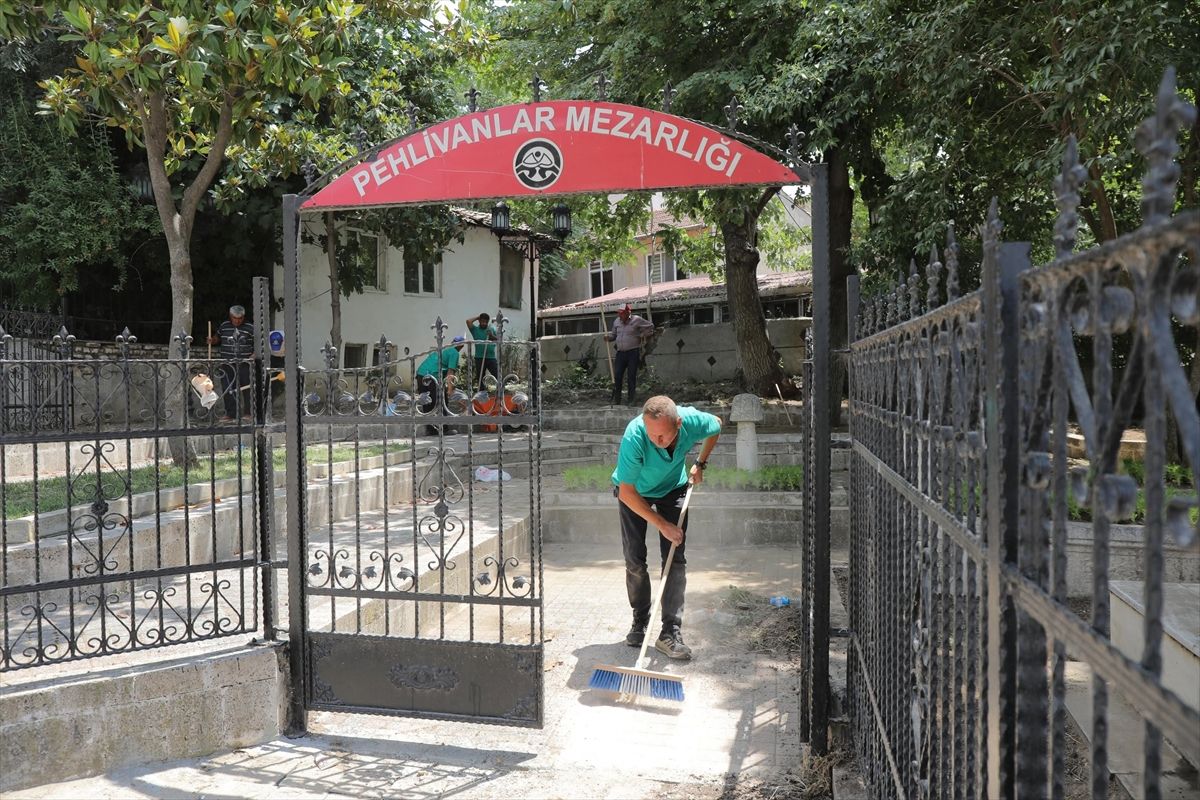 Edirne\'de Park ve Bahçelere Bakım