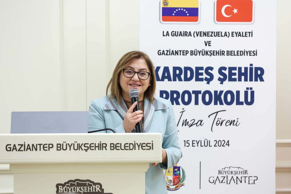 Fatma Şahin\'den Venezuela\'ya Destek