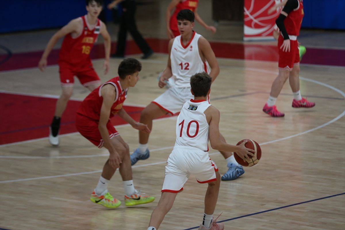 FIBA Altyapı Projesi Final Kampı Çanakkale\'de Sona Erdi