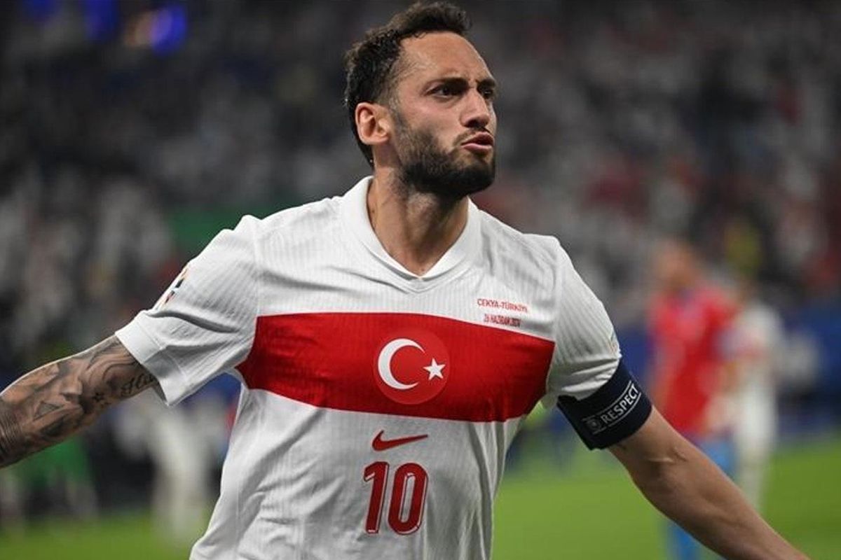 Hakan Çalhanoğlu\'ndan beklenen açıklama geldi: Sorumluluğu herkesten önce ben üstleniyorum