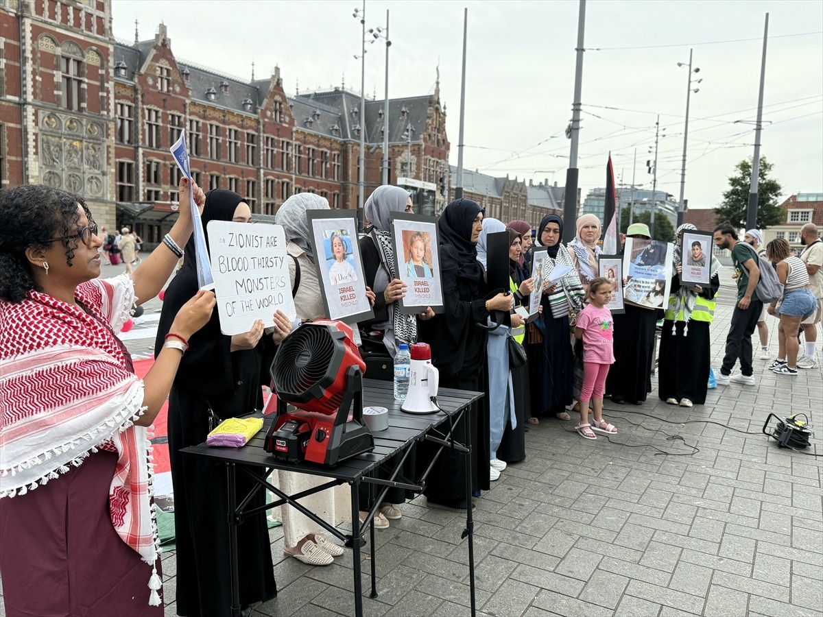 Amsterdam\'da Filistinli Çocuklar İçin Protesto