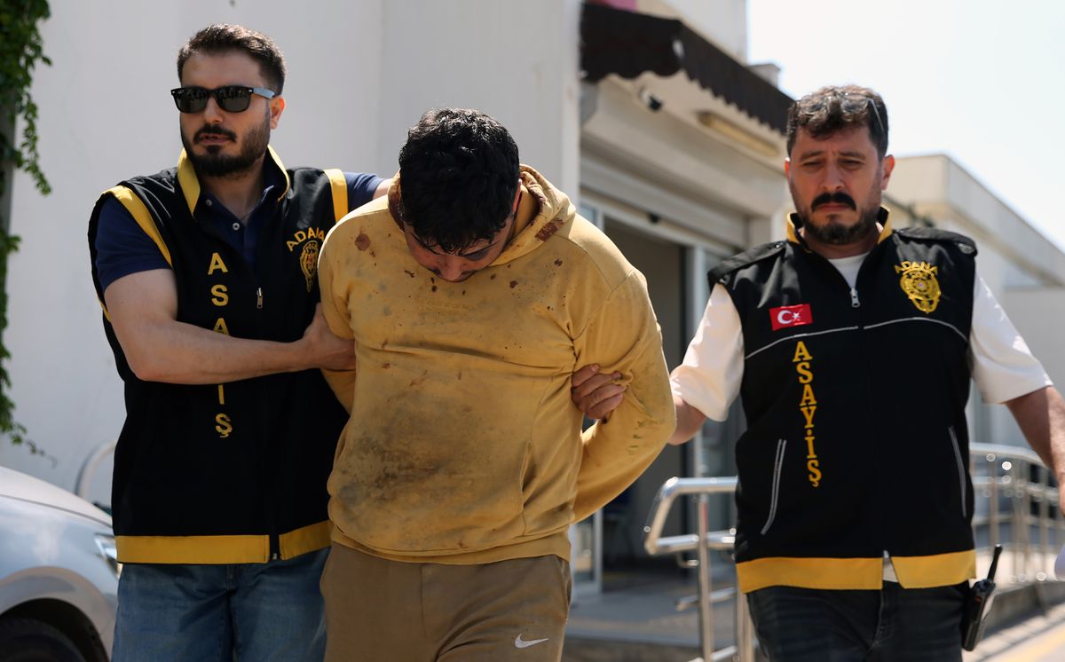 Polis Memuru Silahlı Saldırıda Yaralandı