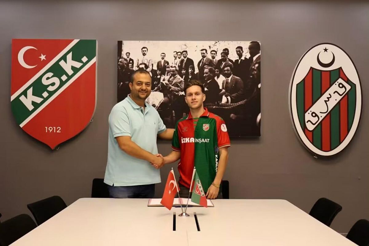 Karşıyaka\'nın Mücahit ile Sözleşme Yenilemesi