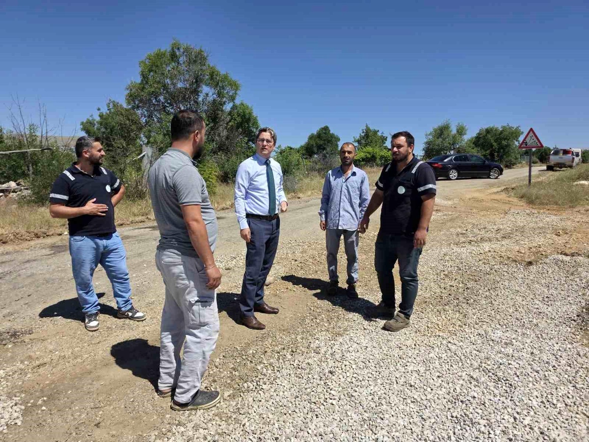 Kemaliye\'de Asfalt Çalışmaları Devam Ediyor