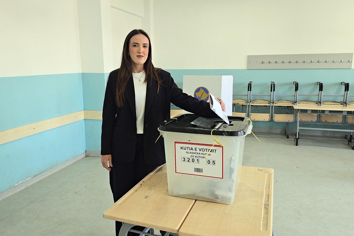 Kosova\'daki genel seçimlerde Başbakan Kurti\'nin partisi yüzde 47,13 oyla birinci oldu