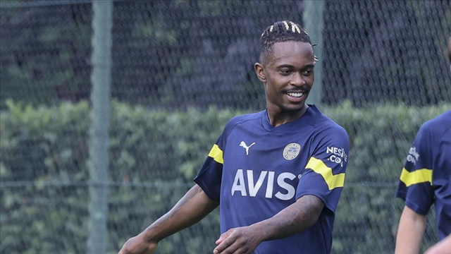 Lincoln Henrique <a class='keyword-sd' href='/turkiye/' title='Türkiye'>Türkiye</a>'ye geri dönüyor! Bursaspor transferi bitirdi
