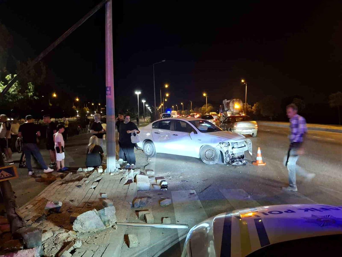 Bursa\'da Dereye Uçan Araçta 6 Yaralı