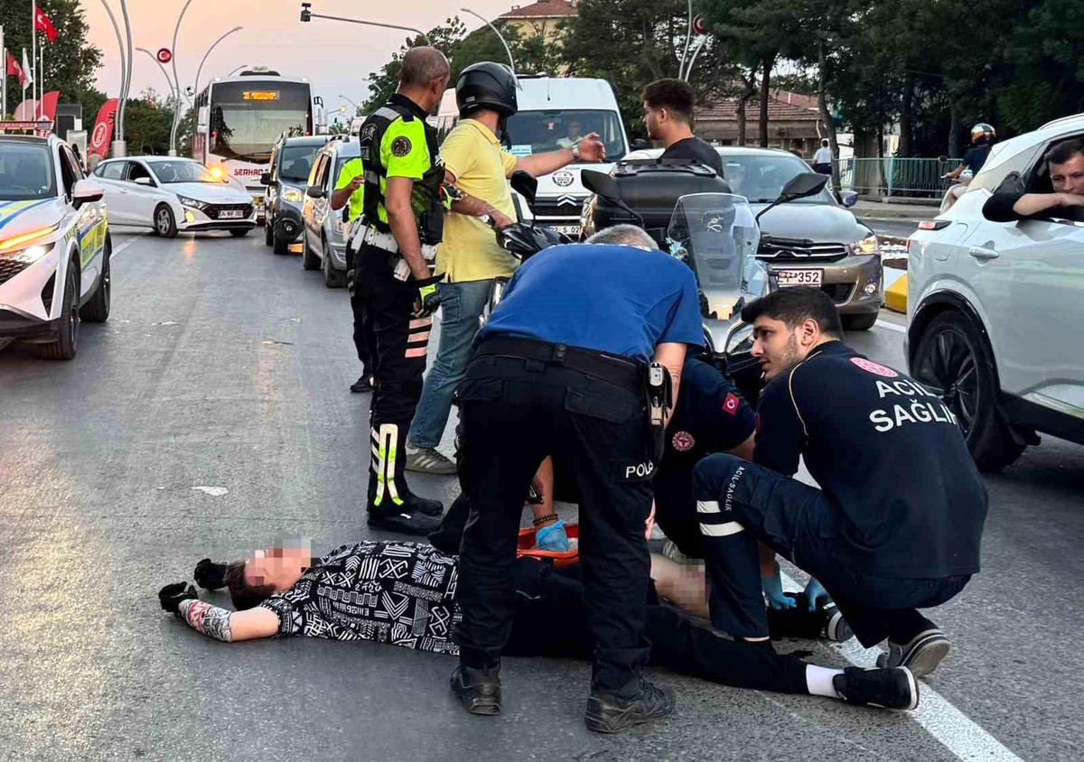 Edirne\'de Motosiklet Kazası: 1 Yaralı