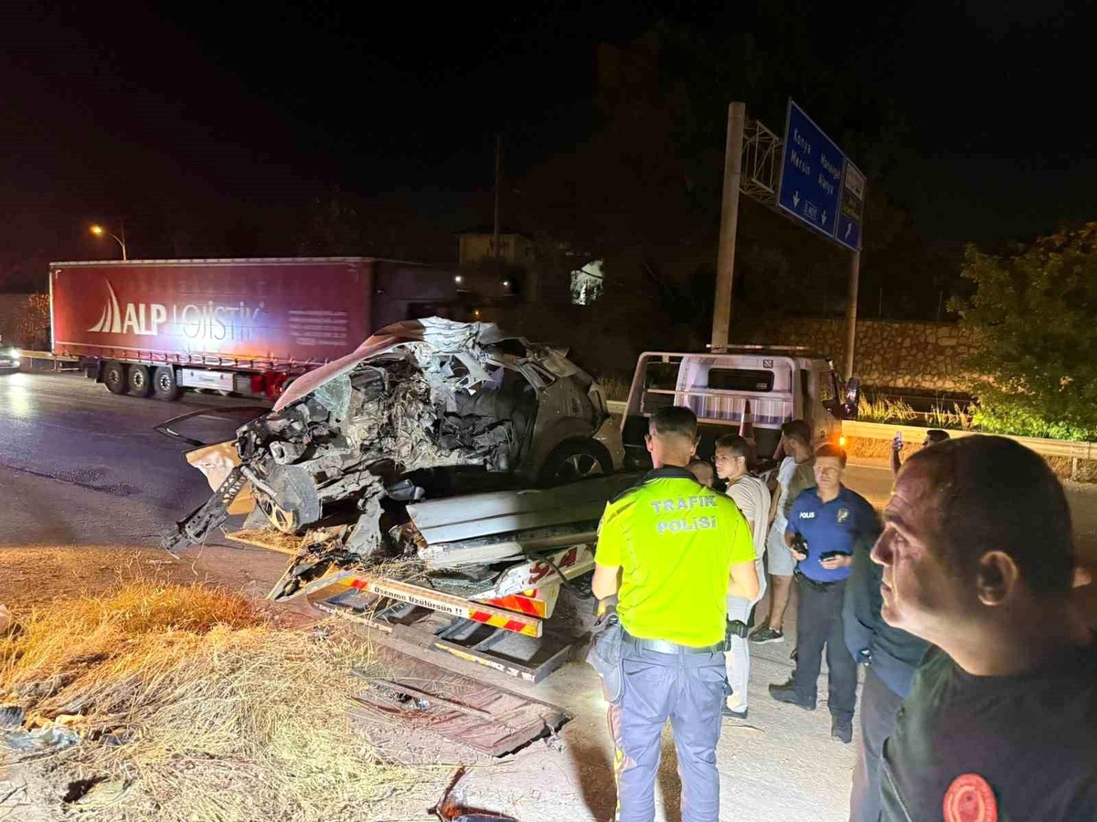 Antalya\'da Feci Kaza: Sürücü Hayatını Kaybetti
